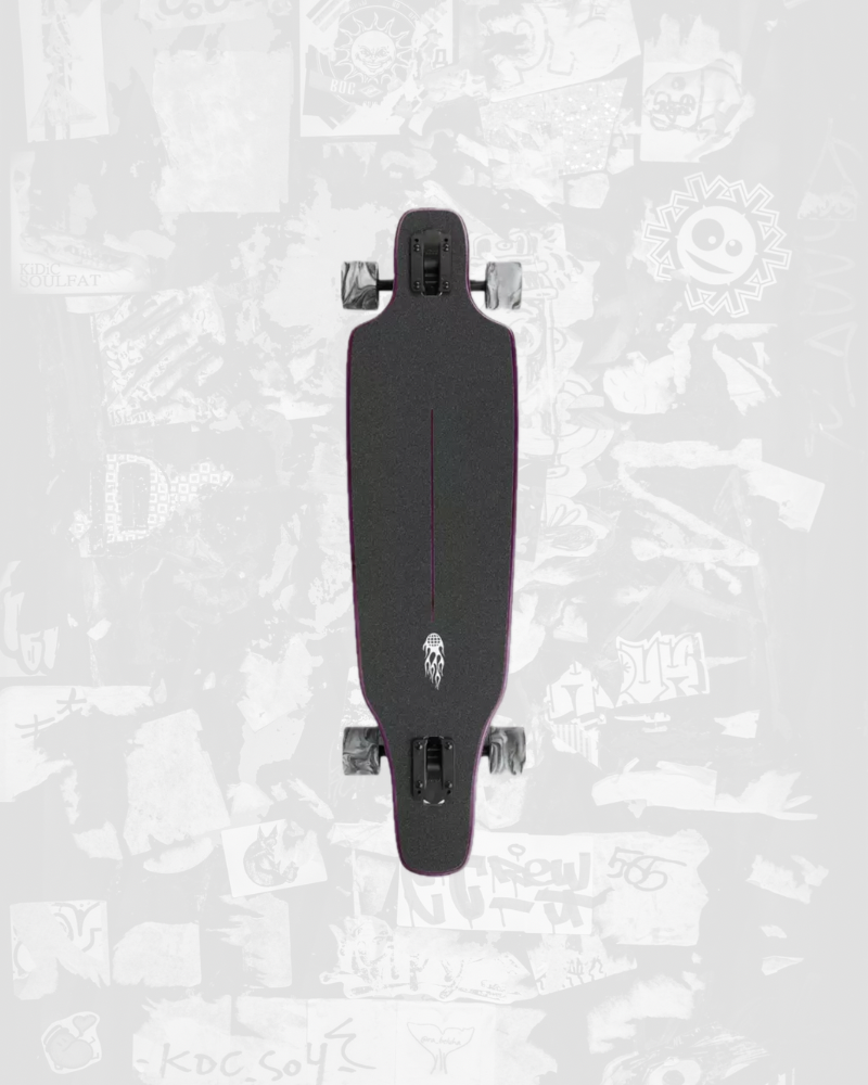 Skateboard Globe Outlier Purple Flames
